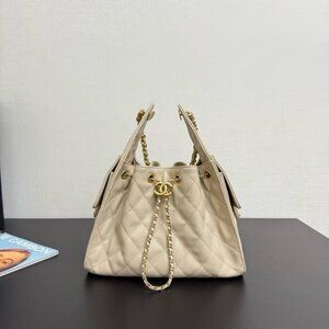 Classic CHANEL Bag: A Stylish and Versatile Choice for Elegance